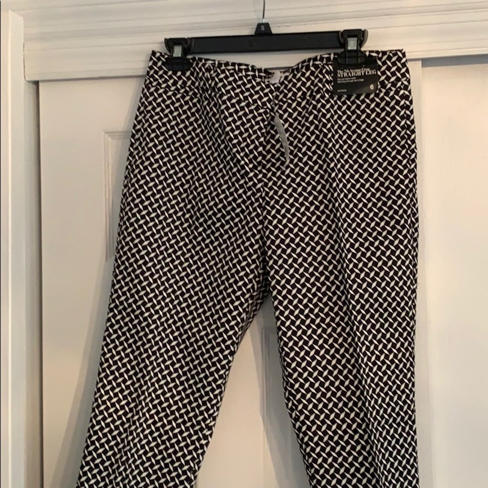 NY&C black& white cropped pants